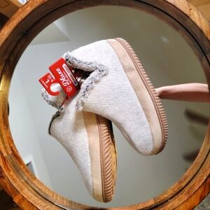 9/10 Cozy White and Tan Slippers